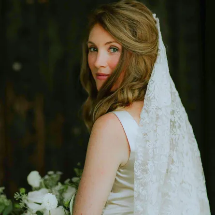 تسريحات شعر عروس نص رفعه