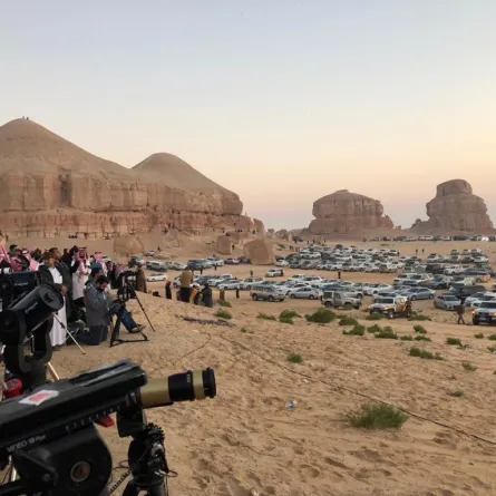 بالصور.. هكذا رصد السعوديون كسوف الشمس الحلقي