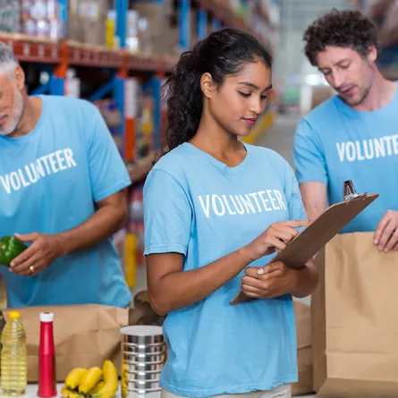 العمل التطوعي أهميته ودوره داخل المجتمع