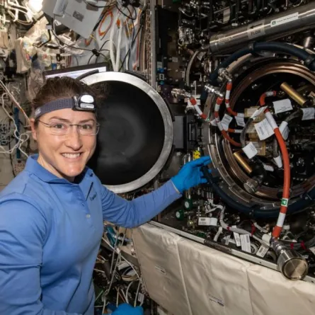 قضت أطول وقت في الفضاء الخارجي ..رائدة فضاء تدخل التاريخ