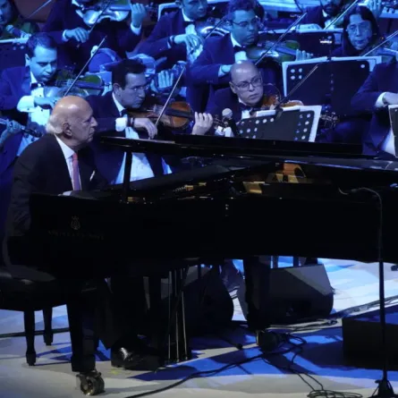 عمر خيرت يحيي أجواء شتاء طنطورة ويهدي العلا معزوفة خاصة