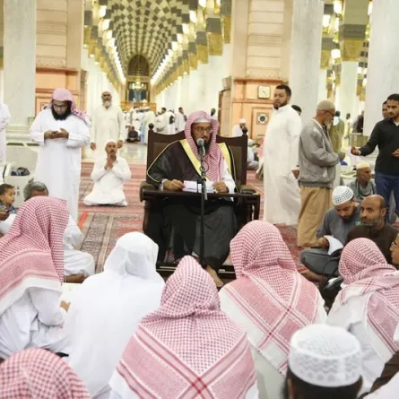 رئاسة شؤون الحرمين تعلن عن عودة المحاضرات والدروس العلمية حضوريًّا بالمسجد الحرام