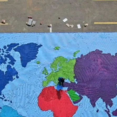 غينيس تسجل مبادرة صنع خارطة للعالم باستخدام أغطية بلاستيكية في موسوعتها