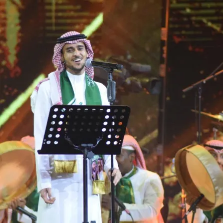 عايض من حسابه في تويتر