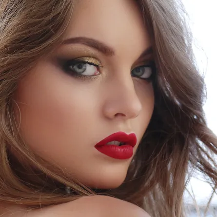 أفضل أنواع أحمر الشفاه المطفية