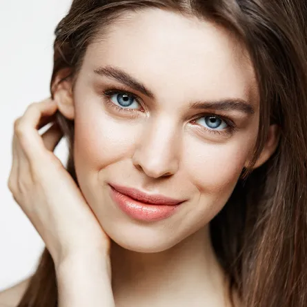 خشب الصندل لبشرة مشرقة