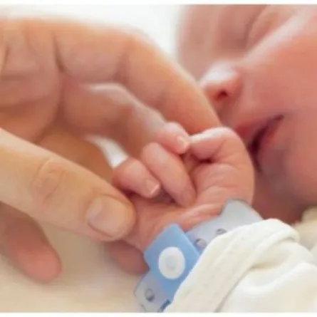 الأطفال الرضع يصابون بعدوى فيروس كورونا