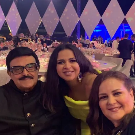 إيمي برفقة دلال وسمير رحمها الله.. الصورة من حساب إيمي سمير غانم