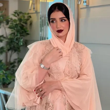 خولة المراغي بعباية شيفون -الصورة من حسابها على الانستغرام