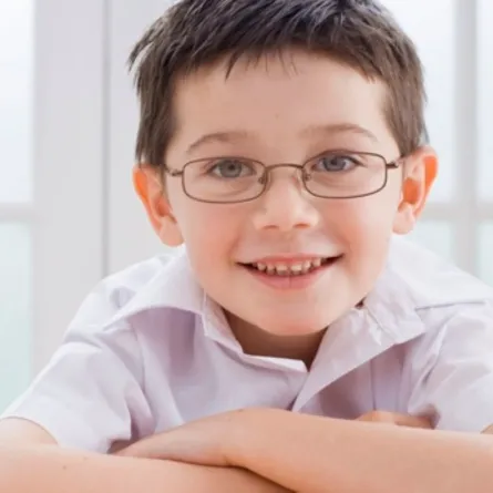 استشاري عيون يؤكد أن نسبة كبيرة من الأطفال يعانون من ضعف النظر