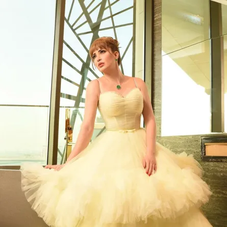  نسرين طافش بفستان باللون الأصفر الصورة من حسابها على انستغرام