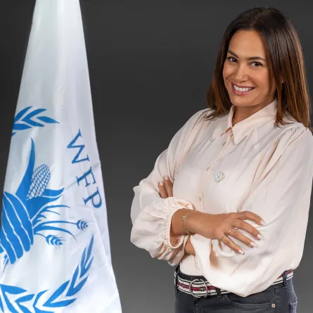 هند صبري تتسلم شهادة جائزة نوبل - الصورة من الموقع الرسمي لبرنامج الغذاء العالمي