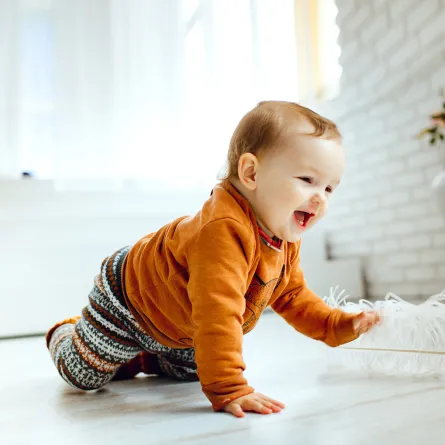 خطوات مبتكرة لمساعدة الطفل على الحبو لأول مرة