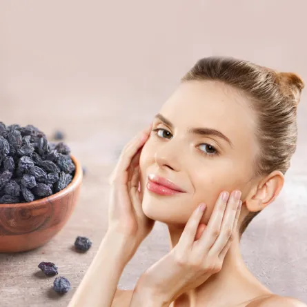 فوائد منقوع الزبيب الأسود للبشرة مذهلة