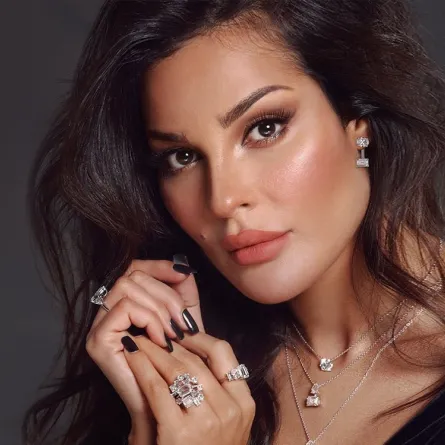 تنسيق المجوهرات مع إطلالات الصيف من وحي النجمات 