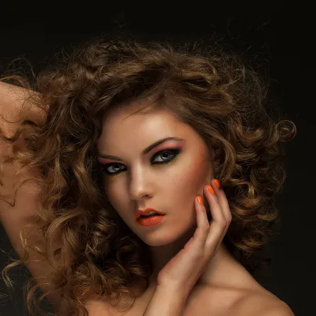 يساعد ماسك القهوة والبيض على علاج جفاف الشعر وإصلاح التلف