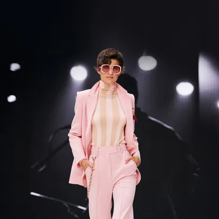 بدلات نسائية ملوّنة 