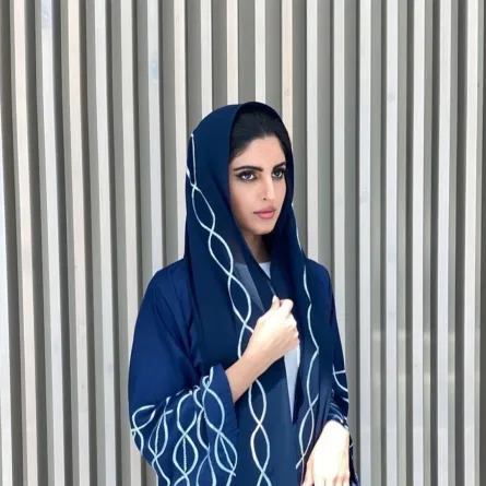 راف العتيبي بعباية شبابية - الصورة من حسابها على الانستغرام