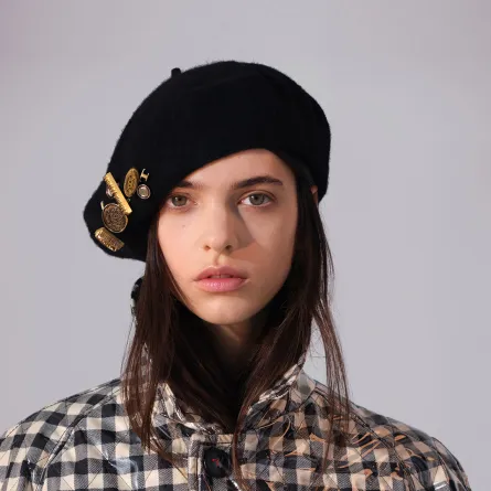 موديلات إكسسوارات متنوّعة من مجموعات ما قبل خريف 2021