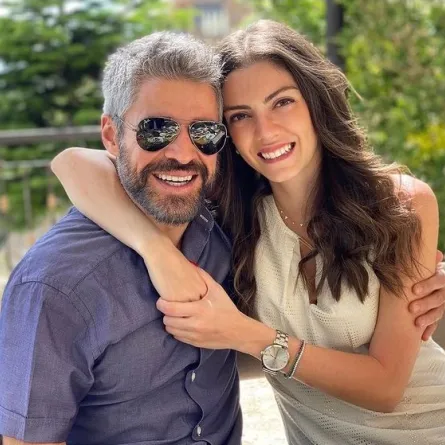 نبيل عجرم وزوجته - الصورة من حسابه على انستجرام 