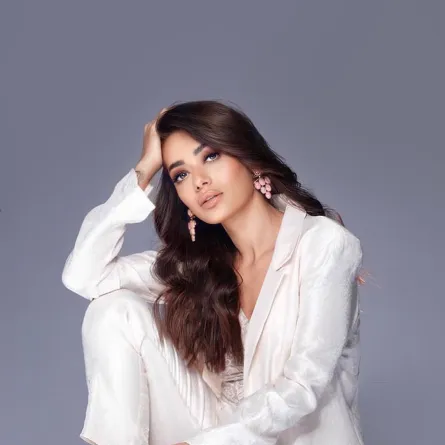 إطلالات باللون الأبيض من وحي رحمة رياض - الصورة من حسابها على انستغرام