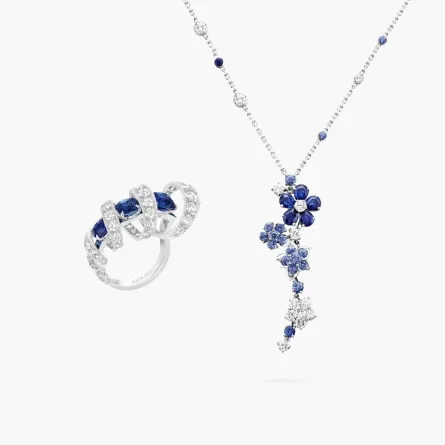 مجوهرات مرصّعة بالأحجار الكريمة باللون النيلي 