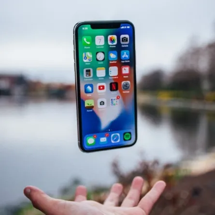 ساعة الهاتف المحمول 