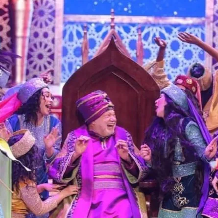 يحيى الفخراني بالعرض المسرحي.. الصورة من حساب كايرو شو على انستقرام