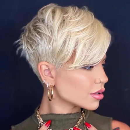 قصات شعر شلال مدرج قصير