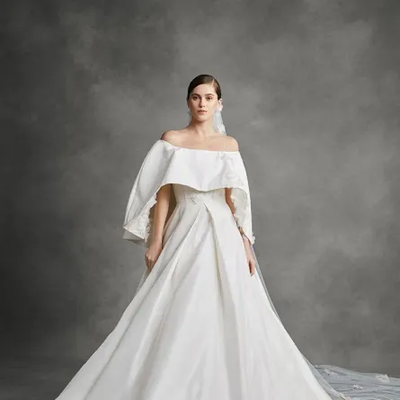 فستان زفاف أوف شولدر من Andrew Kwon