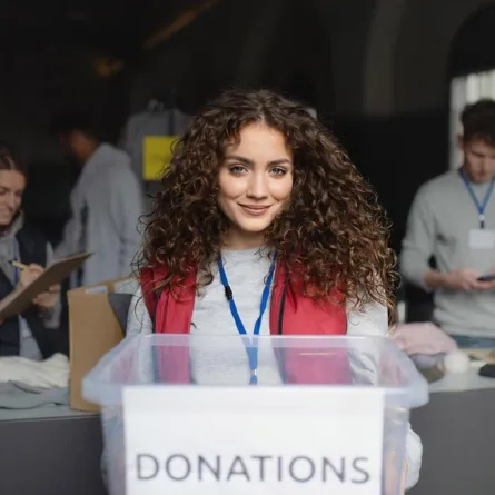 اهمية العمل الانساني على المجتمع في اليوم العالمي للعمل الانساني