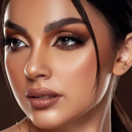 مكياج عيون سموكي أسود 