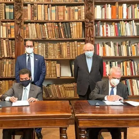 أحمد بن ركاض العامري والبروفسور لورنسو أورناجي