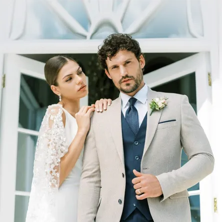 بدلة زفاف بألوان ناعمة- الصورة من انستغرام بينيتي Benetti