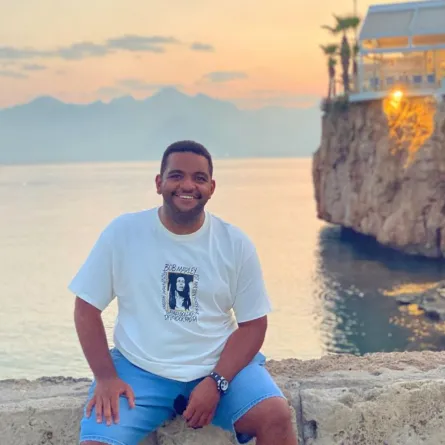 الفنان خالد المظفر من انستقرام الفنان