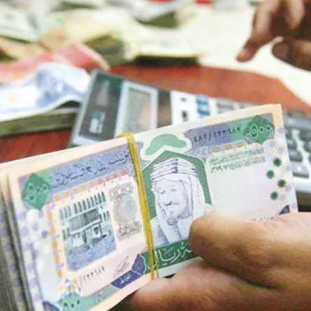 صرف الدفعة الأولى من مشروع الإعانة المالية لقرابة 270 ألف طالب وطالبة