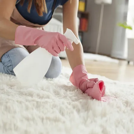 التخلص من بقع الكحل عن السجاد