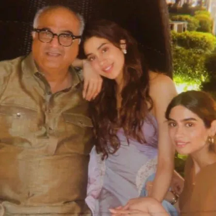 بوني كابور وابنتاه- الصورة من حساب جانفي كابور على إنستغرام