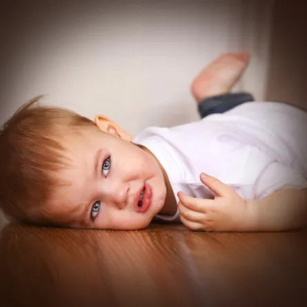 شكوى تتكرر: طفلي مدلل كيف أتعامل معه؟