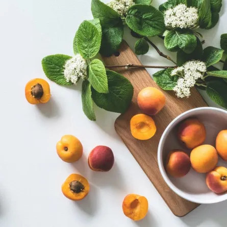 زيت نواة المشمش يوحّد لون البشرة ويزيل الهالات السوداء