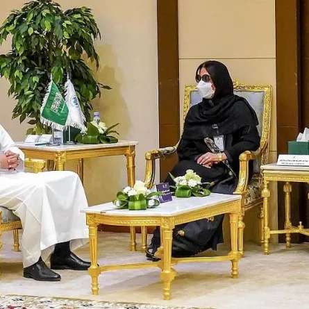 رئيس الهيئة الدكتور عواد بن صالح العواد ونائب رئيس مجلس إدارة الجمعية الأميرة مضاوي وقعا هذه المذكرة. المصدر (واس)