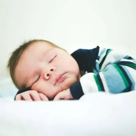 7 نصائح لنوم آمن للرضع