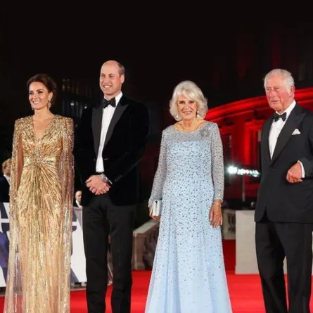 العائلة المالكة البريطانية خلال حضور العرض الأول لأحدث أفلام "بوند" No Time To Die - الصورة من حساب Duke and Duchess of Cambridge على إنستغرام