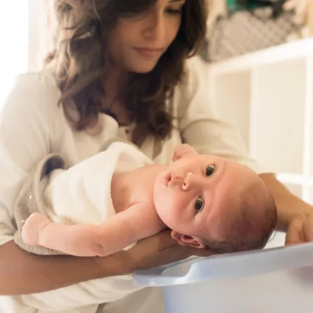 معلومات عن اليافوخ عند المولود