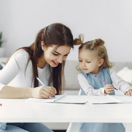 تفصيلات صغيرة تتابعين بها طفلك وقت الدراسة