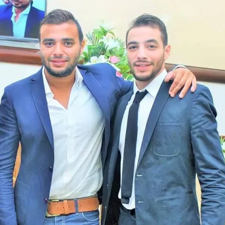 رامي صبري وشقيقه كريم - الصورة من صفحة رامي صبري على الفيس بوك