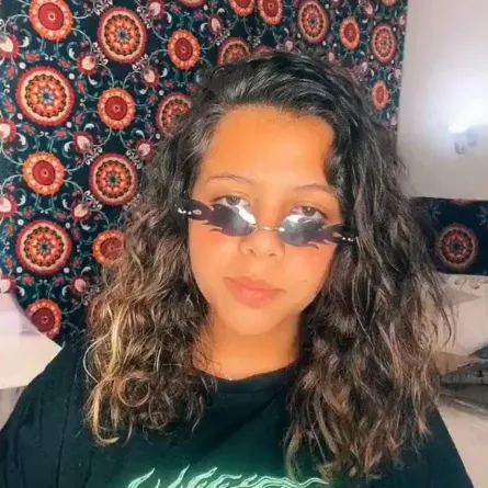 هالة مقبل حفيدة عادل إمام - الصورة من حسابها على تويتر