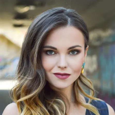 مكياج ناعم وعصري للمناسبات