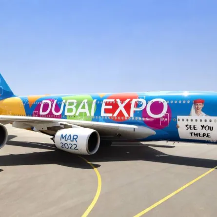 طائرة A380 بكسوة زرقاء خاصة بـإكسبو 2020. المصدر طيران الإمارات