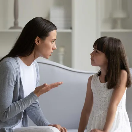 علمي طفلك اللباقة في الحديث